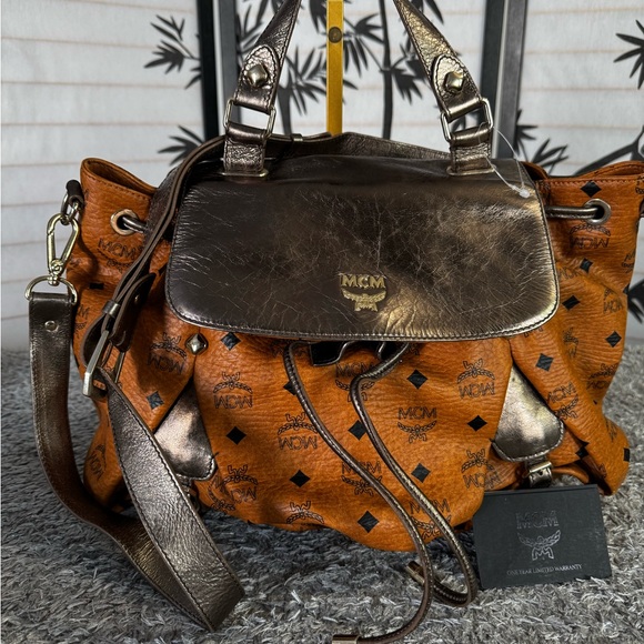 MCM Limited Edition Visetos made in Italy Drawstring Satchel/Crossbody bag - Picture 3 of 16